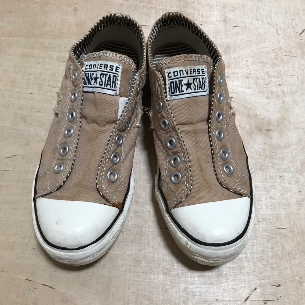 Converse One Star Low Top Sneakers Size 7
